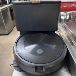 SALE iRobot Roomba j7+ Self-Emptying Robot Vacuum | Smart Mapping & Obstacle Avoidance