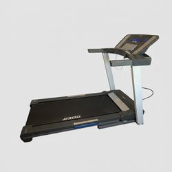 Reebok V 6.80 Treadmill with DmxZONE Cushioning