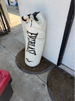 Punching bag 75 pounds