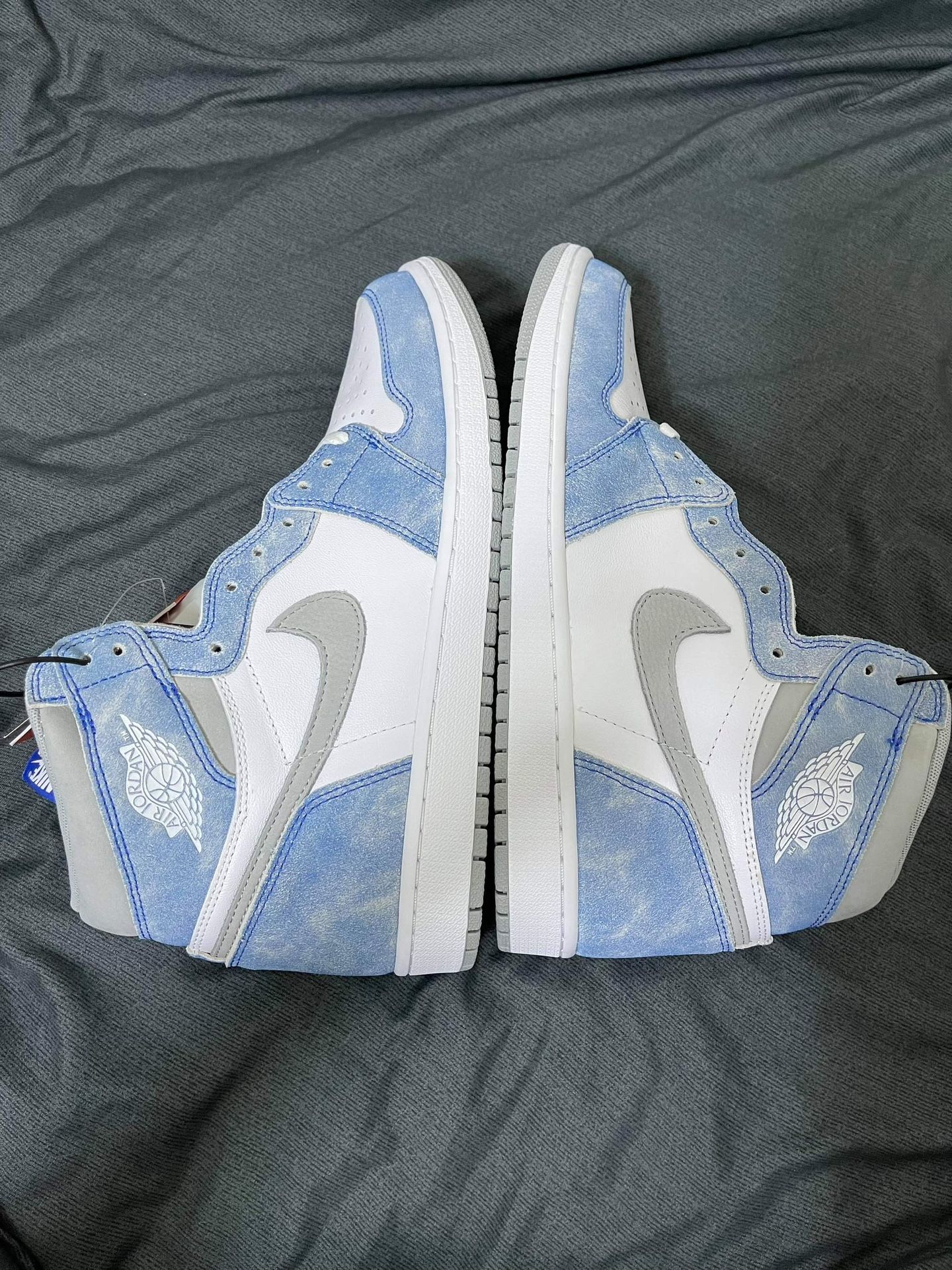 Jordan 1 High OG Hyper Royal size 11