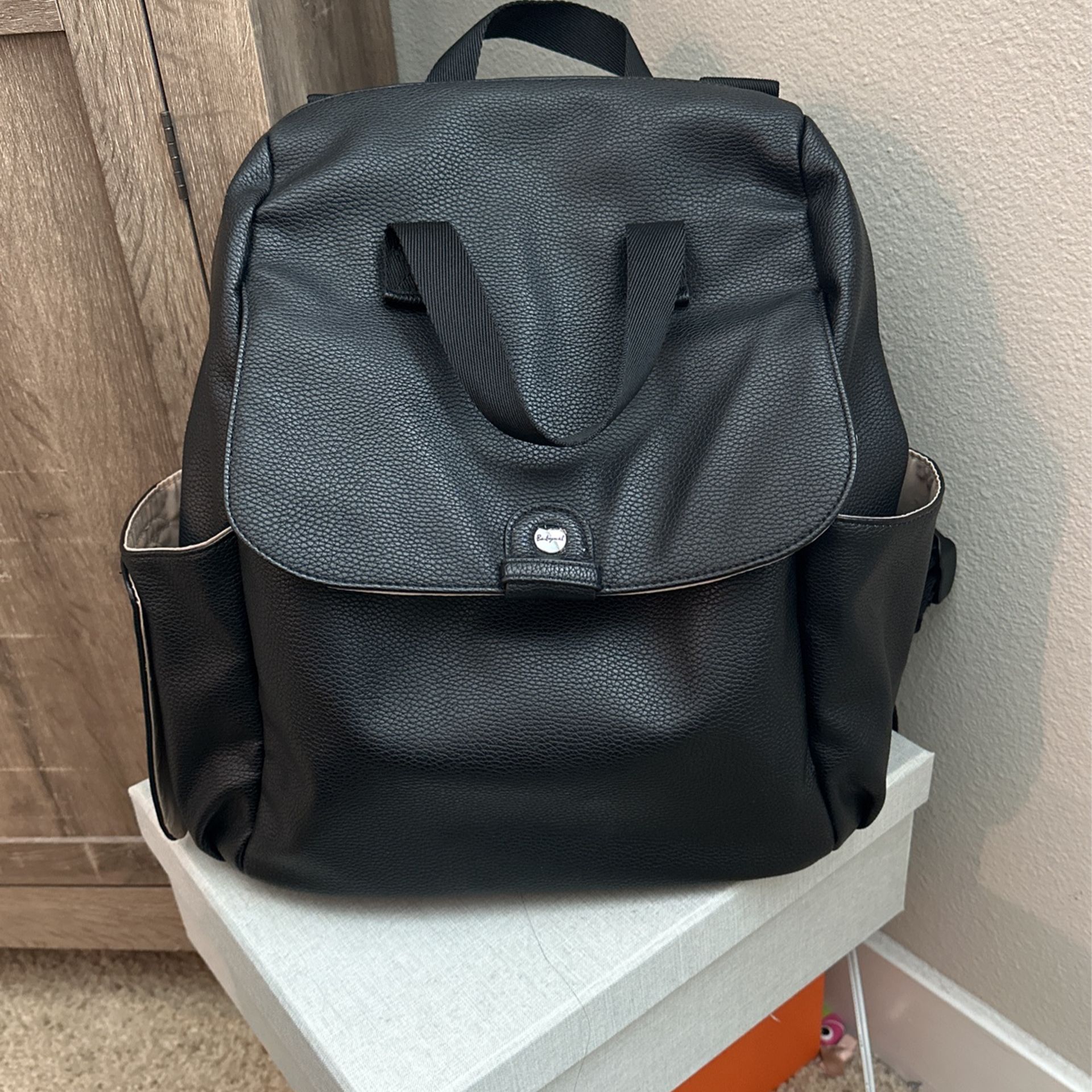 babymeltm robyn faux leather convertible backpack diaper bag Babymel Eco - Black BABYMEL ROBYN CHANGING BAG OVERVIEW