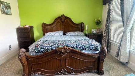 King size bed with mattress