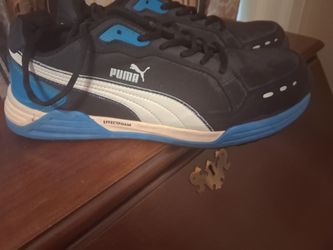 Pumas size 11