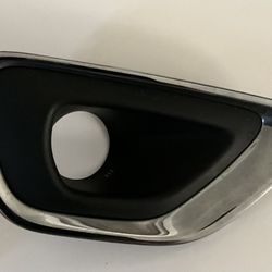 Jeep Grand Cherokee 2014-2016 Front Right fog Light Bezel Oem
