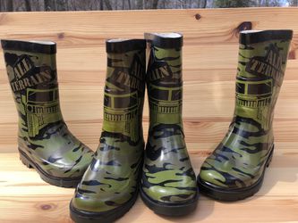 Child camo rain boots Brand New