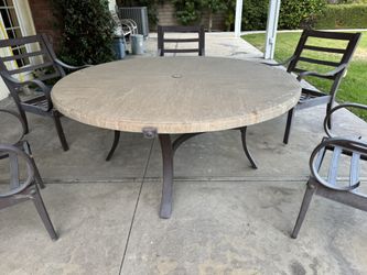 Outdoor dining set