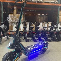 Dual-motor electric scooter