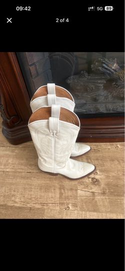Cowgirl boots size women’s 9B