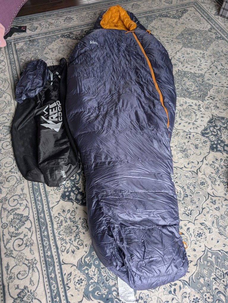 REI Magma 15F Unisex Medium Wide-New