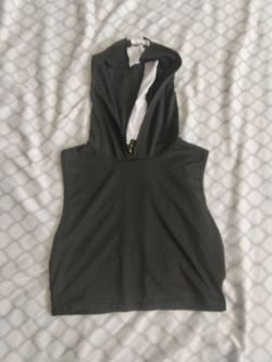 Black Sleeveless Hooded Crop Top