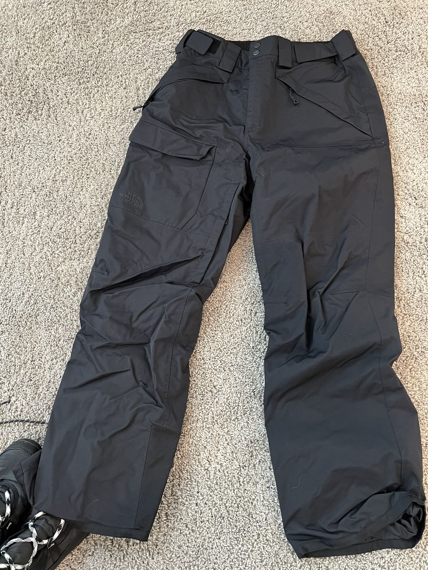 Men’s The North Face Snow Pants, Size M