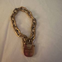 MICHAEL KORS MKJ(contact info removed) CITYSCAPES GOLD-TONE PADLOCK BRACELET 