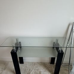 Modern Glass Desk – Minimalist & Stylish