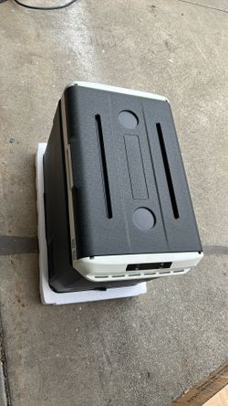 63 QT Cooler Box