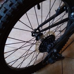 Hyper Bike Full Suspension  Mountain  20 Inch 6 Speed