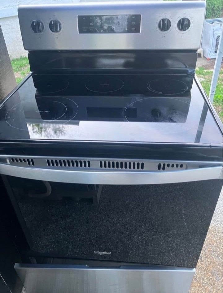 Whirlpool Stainless Steel Glass Top Oven/Range