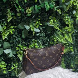 Louis Vuitton Vintage Pochette