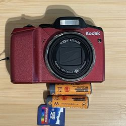 Kodak easyshare z915 red digital camera - tested works  in great condition, flash zoom video photo all working. AA batteries and 8GB memory card inclu