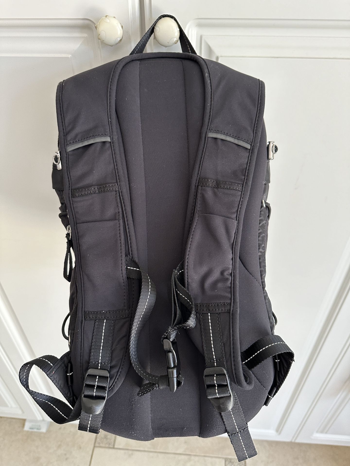 Lululemon Run All Day Pack, Black, Preowned, Perfect 