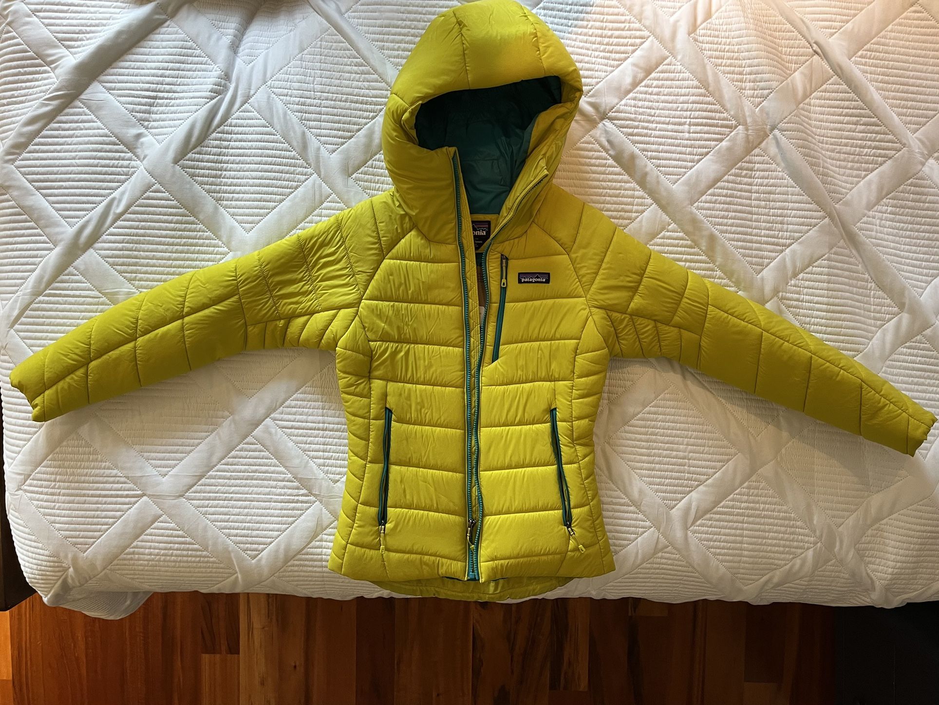 Patagonia Hyper Puff hoody - women’s XXS - NEW