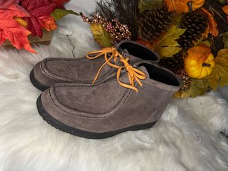 Brown Suede Chukka Boots with Orange Laces