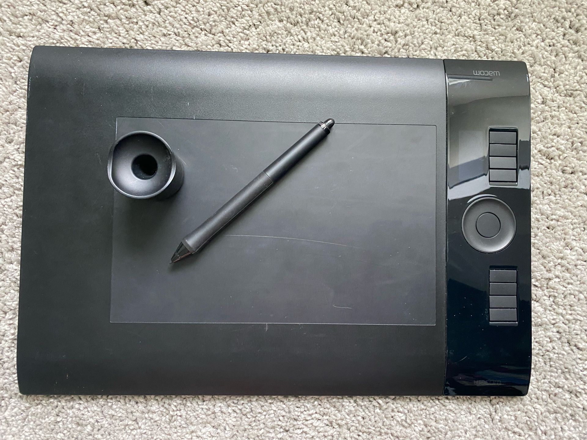 Wacom Intuos drawing tablet with pen and pen stand