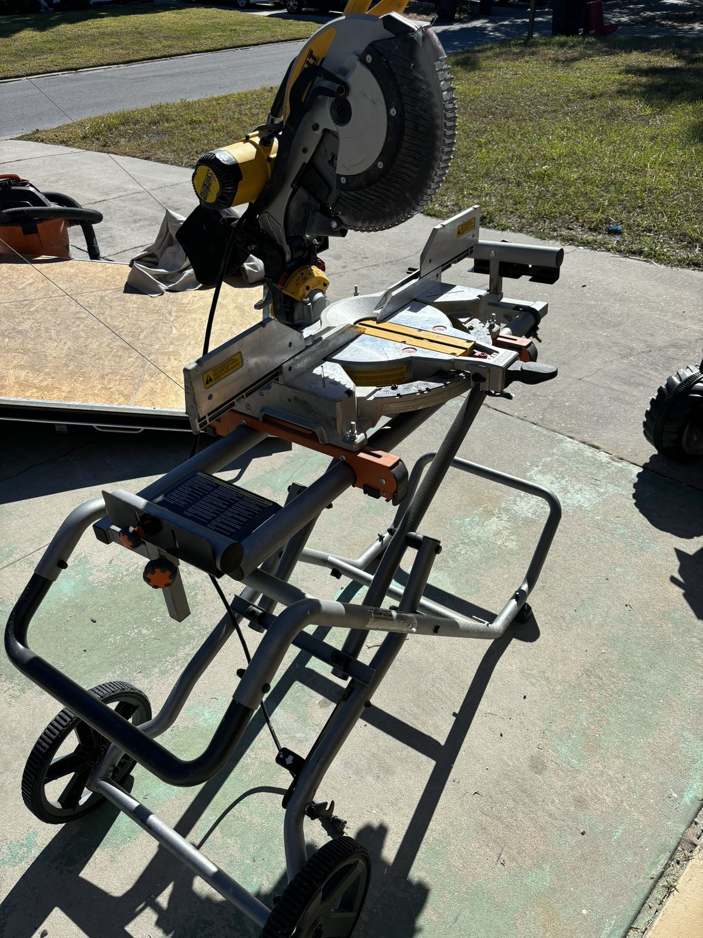 Dewalt Miter Saw With Rigid Folding Stand 