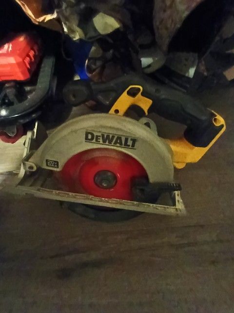 DeWalt 20V Chordless Skillsaw