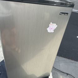 Magic chef Fridge 