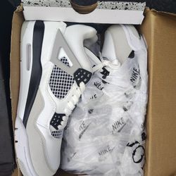 Brand New In BOX NEVER USED SIZE 10 1/2 NIKE RETRO 