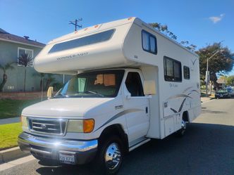 2006 Winnebago Outlook 21 foot low miles all original like new