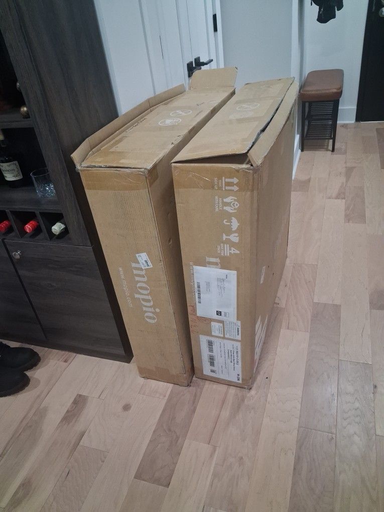 BRAND NEW MOPIO GREEN VELVET LOVESEAT SOFA BED. STILL INSIDE BOX