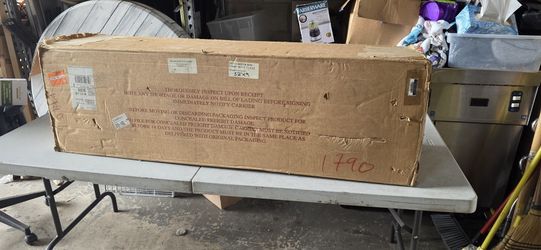 NEW DRAPER PORTABLE PROJECTION SCREEN