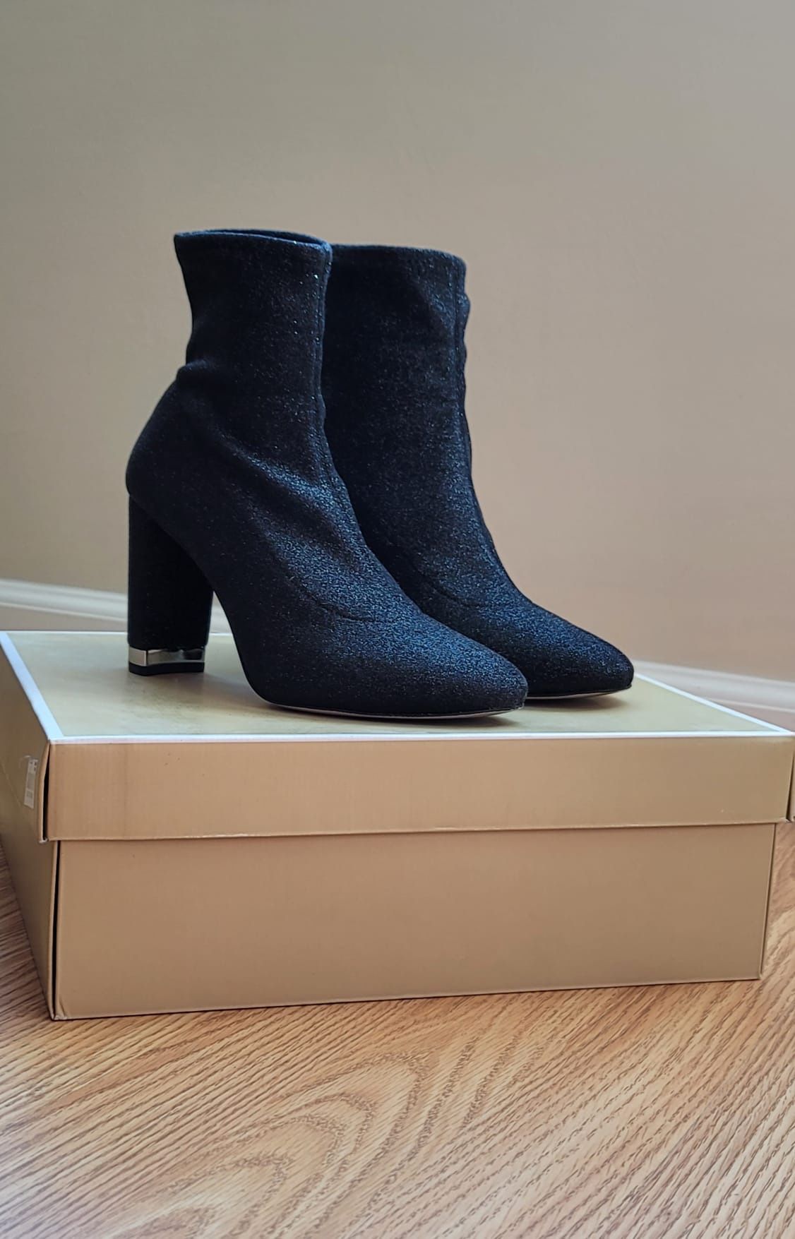 Michael Kors Mandy Glitter Stretch Knit Ankle Bootie Boots Size