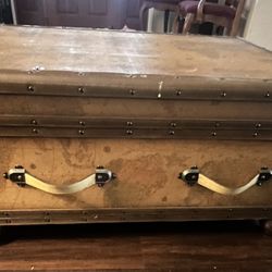 Beautiful Chest With Storage Drawer- Great deal! 