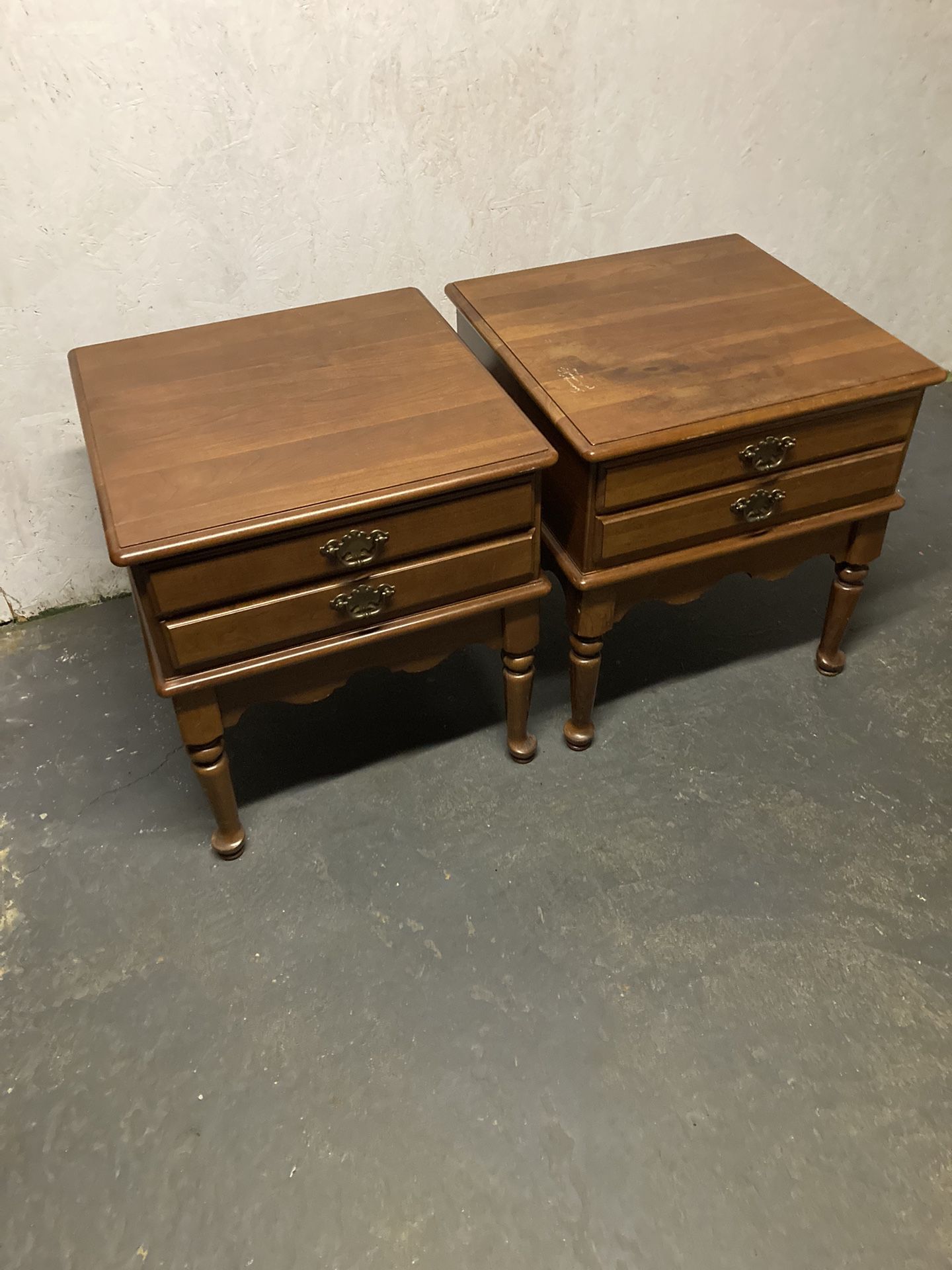 Set Of Nightstand/end Table 