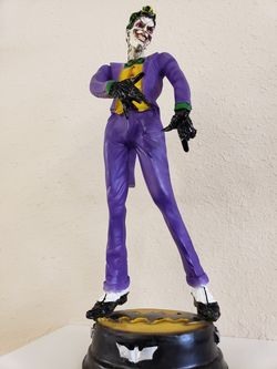 DC Comics Large Joker Statue!!