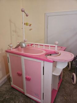 Baby doll station