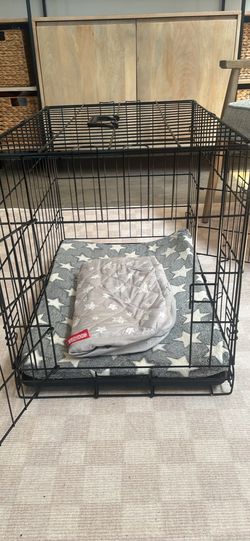 Small wire double door dog crate with removable tray