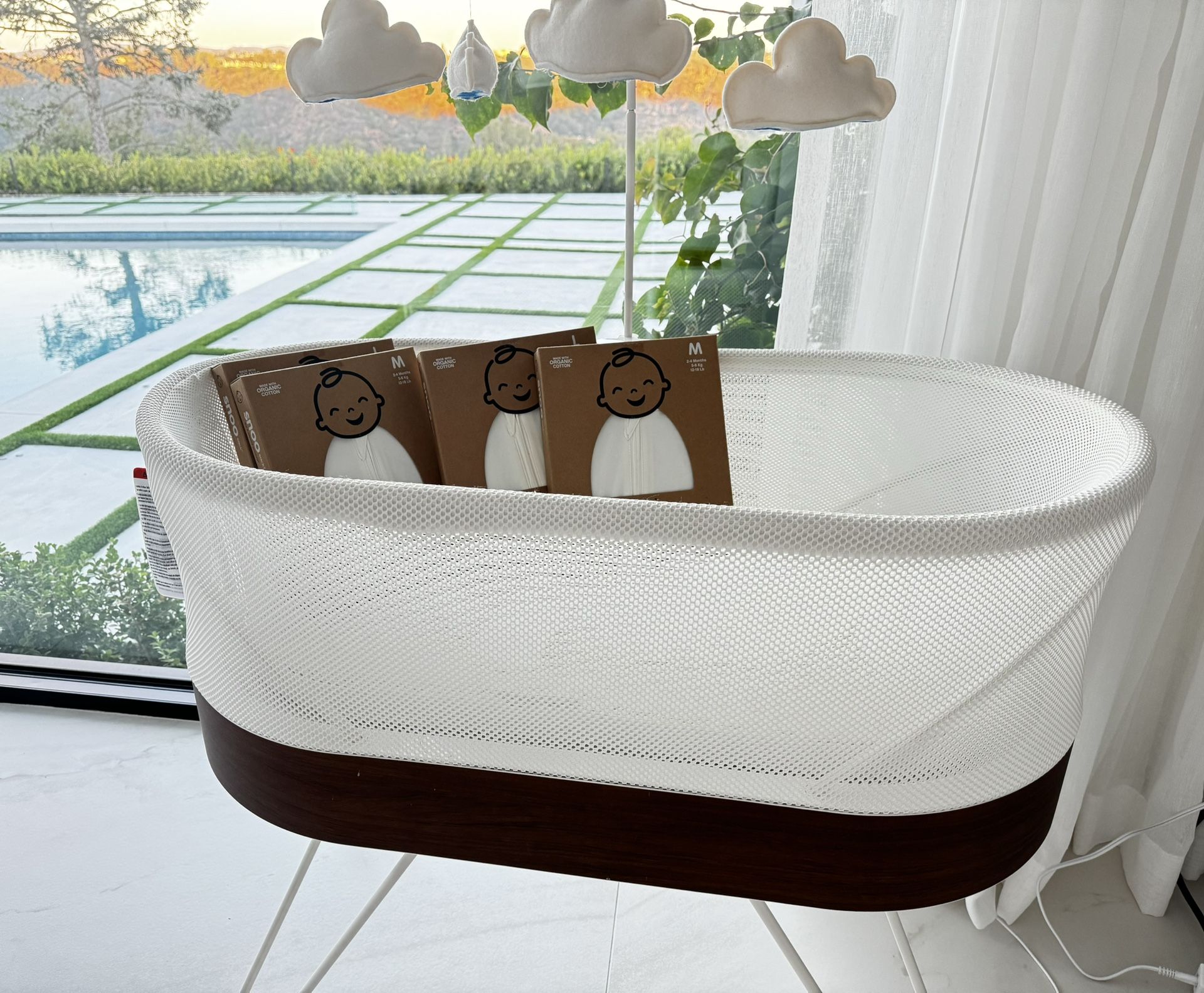 SNOO Smart bassinet For Sale