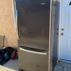 Refrigerator 