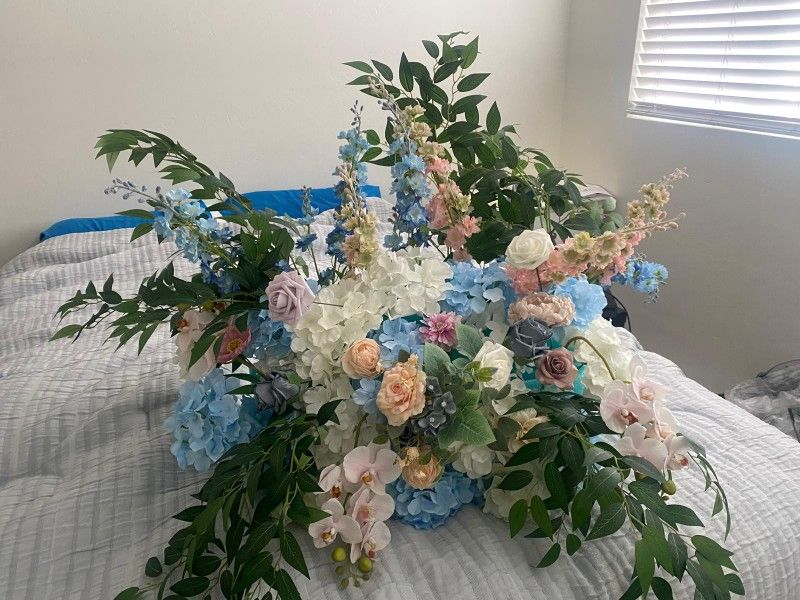 Sweetheart Table Floral Decor