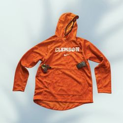 Men’s Sportswear Nike. Size L.  New 