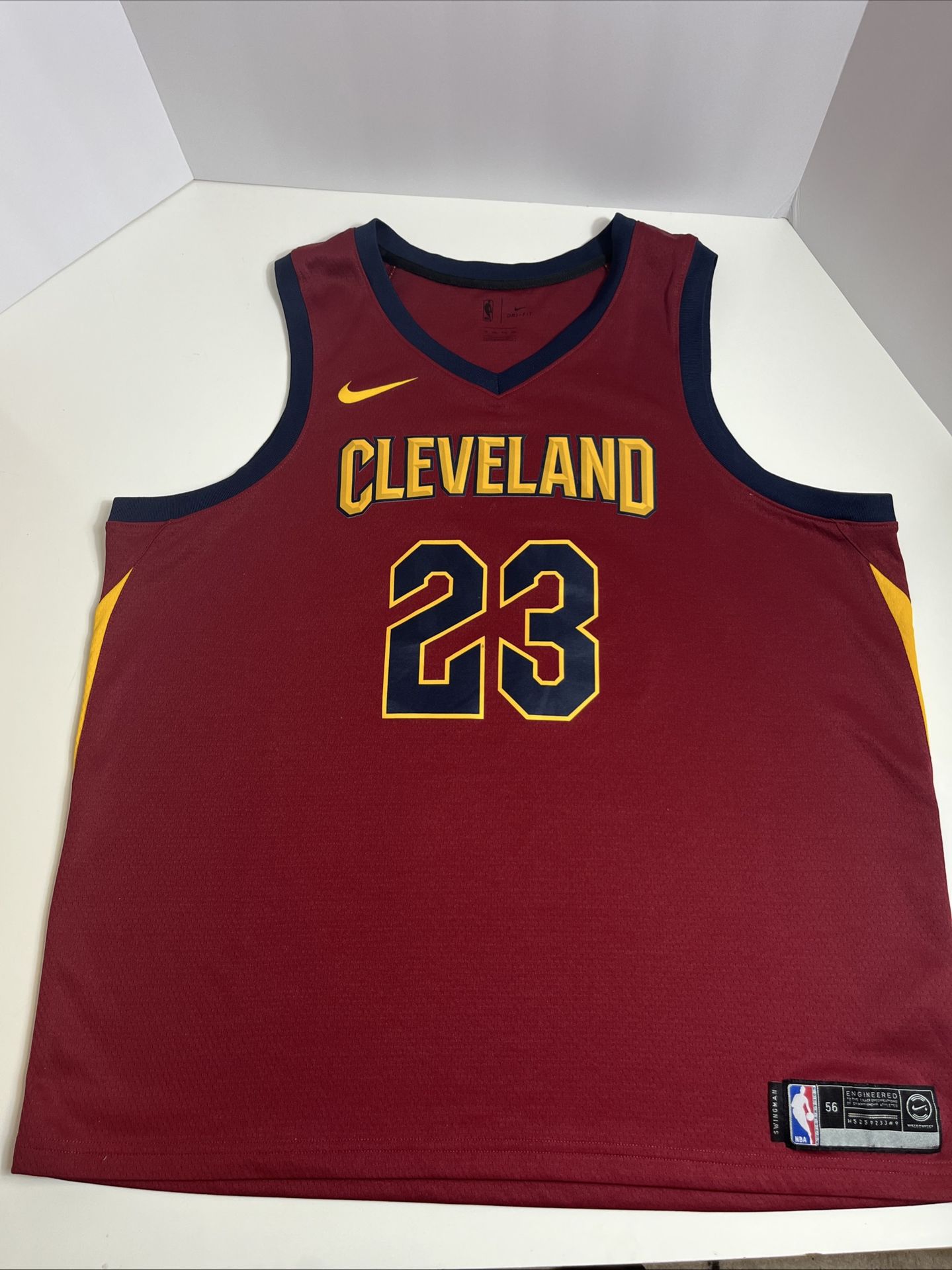 Nike LeBron James Cleveland Cavaliers Jersey - Size 56 Nike LeBron James Cleveland Cavaliers Jersey - Size 56 Nike LeBron James Cleveland Cavaliers Je