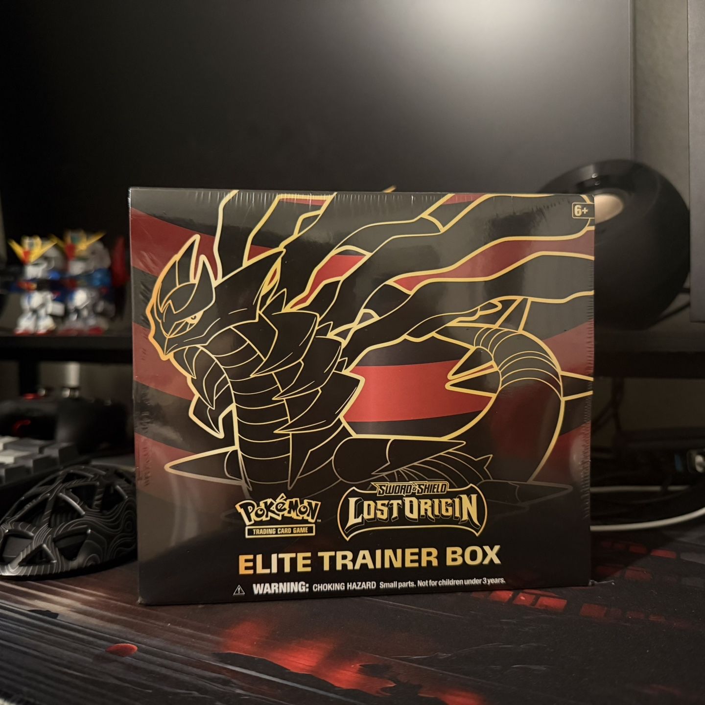 pokmon trading card game lost origin elite trainer box Pokemon TCG: SAS11 Lost : Toys & Games Protect your cards with 65 card sleeves featuring the Legendary Pokemon from the Distortion World Pokemon TCG Lost Origin ETB