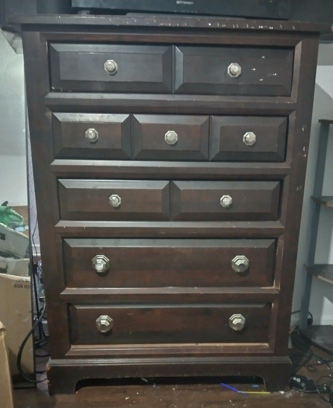 Solid Wood Dresser Set w/Mirror $60