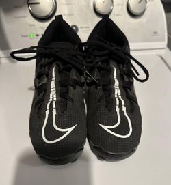 Youth football cleats $12 Size 4 kids
