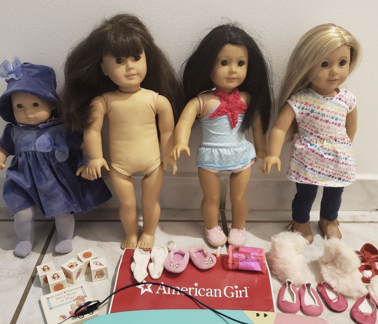 American Girl Dolls, Clothes And Accessories 