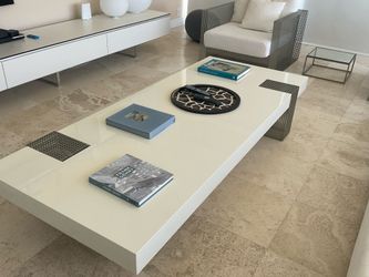 Rectangular coffee table (white and metal)