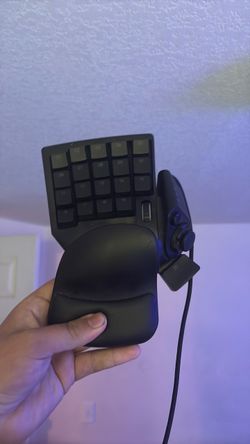 Razer Tartarus V2 Gaming Keypad
